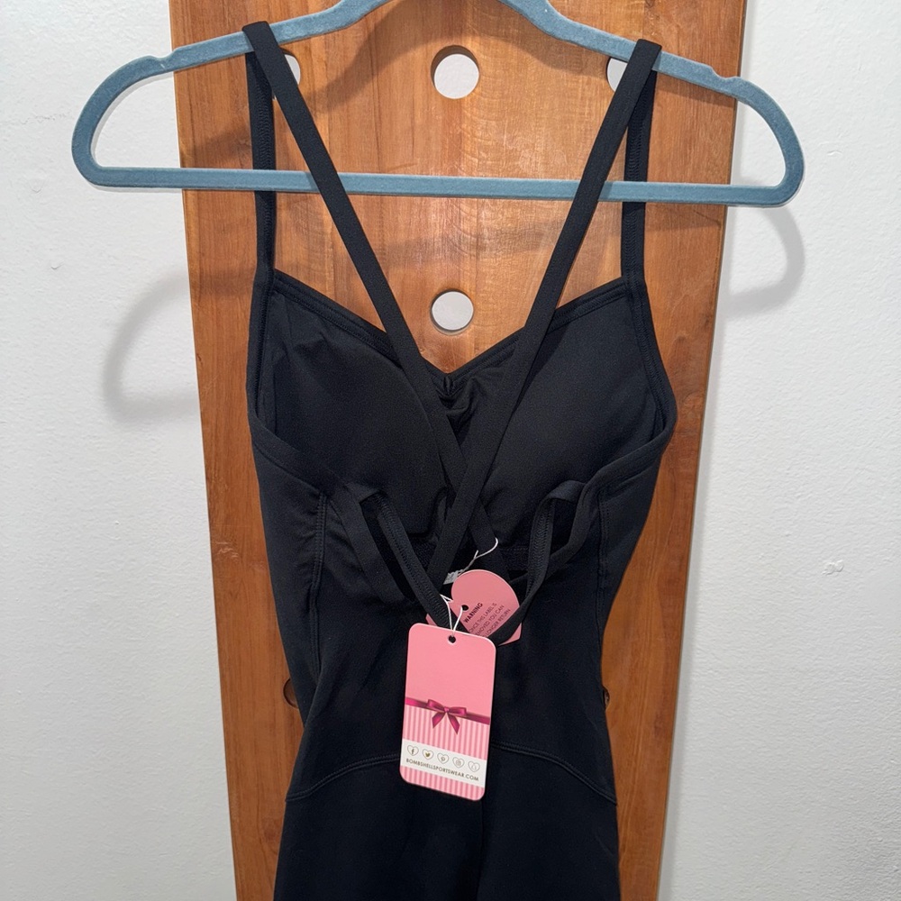 Bombshell Sportswear Sculpted Bodysuit Jumpsuit - Picture 9 of 10